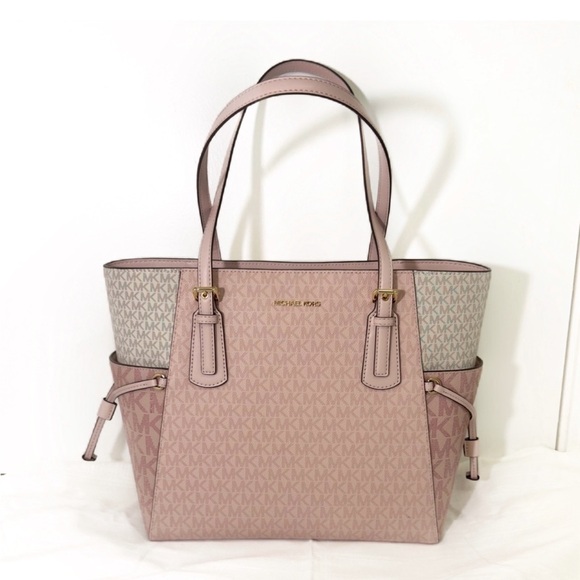 Michael Kors Handbags - 🆕 MICHAEL KORS Voyager Large Color-Block Signature Logo Tote Bag with pink